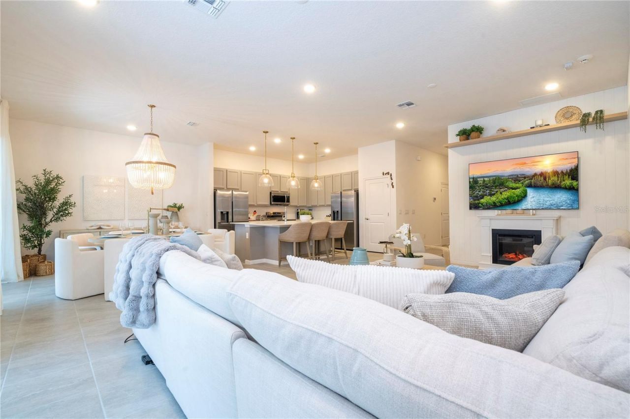 5887 High Seas Drive, Orlando, FL 32821 Photo