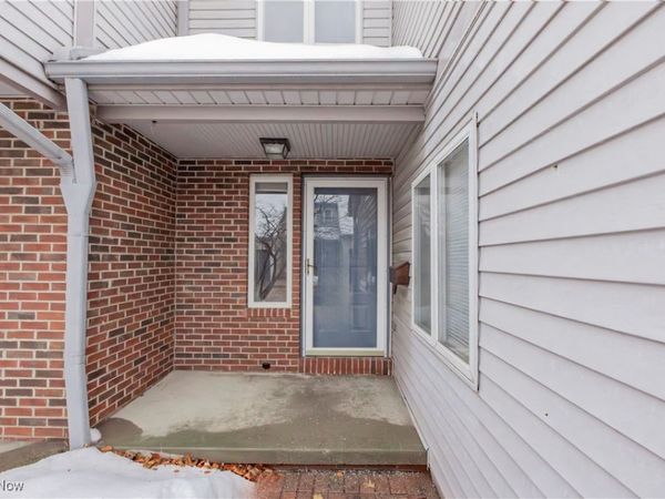 13411 Larchmere Square, Unit 303, Shaker Heights, OH 44120