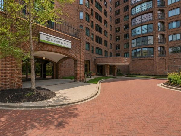 1201 Yale Place, Unit A100, Minneapolis, MN 55403