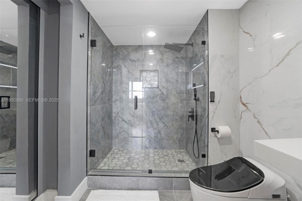 19501 W Country Club Dr, Unit 1202, Aventura, FL 33180 Photo