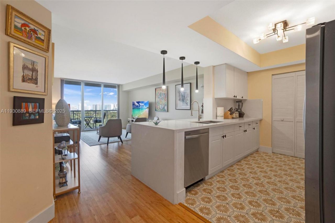 19501 W Country Club Dr, Unit 1202, Aventura, FL 33180 Photo