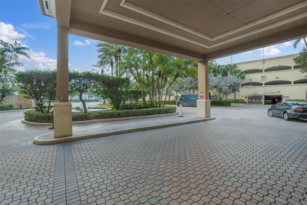 19501 W Country Club Dr, Unit 1202, Aventura, FL 33180 Photo