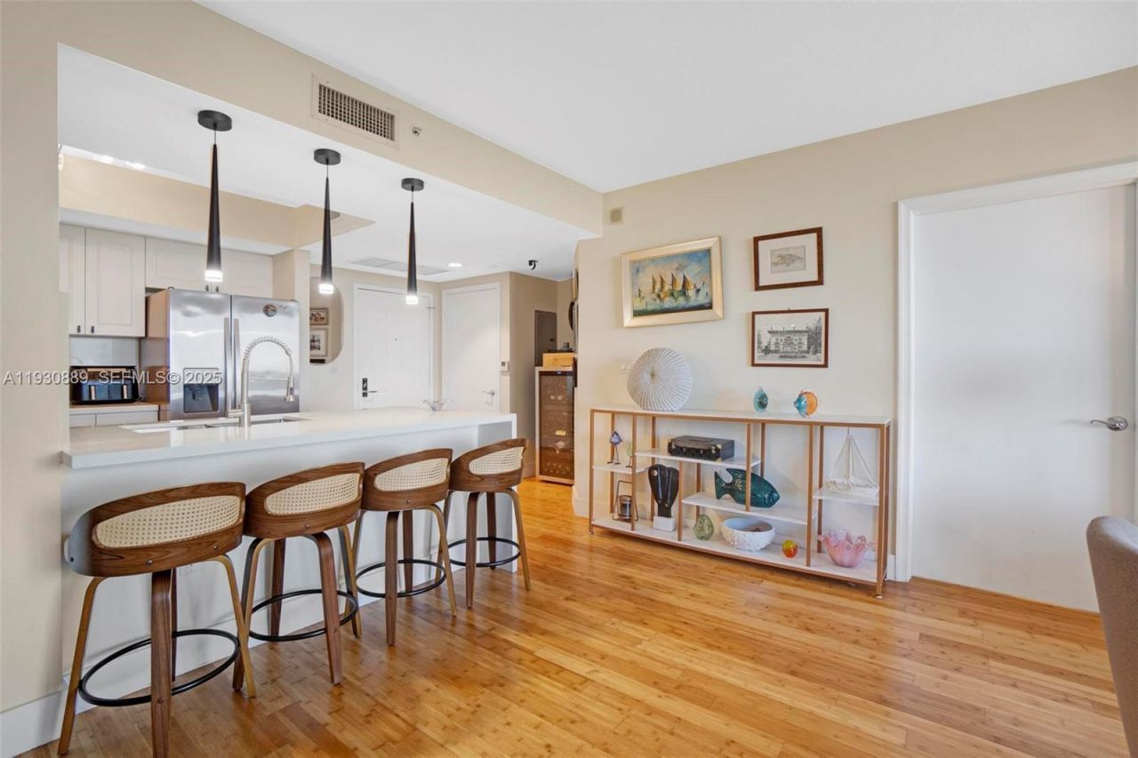 19501 W Country Club Dr, Unit 1202, Aventura, FL 33180 Photo