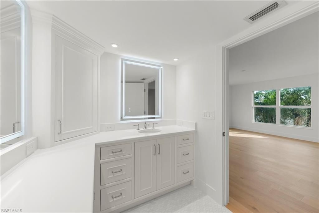 3127 W Gulf Dr , Unit 101, Sanibel, FL 33957 Photo