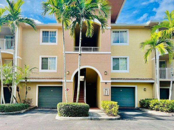6511 Emerald Dunes Drive, Unit 208, West Palm Beach, FL 33411