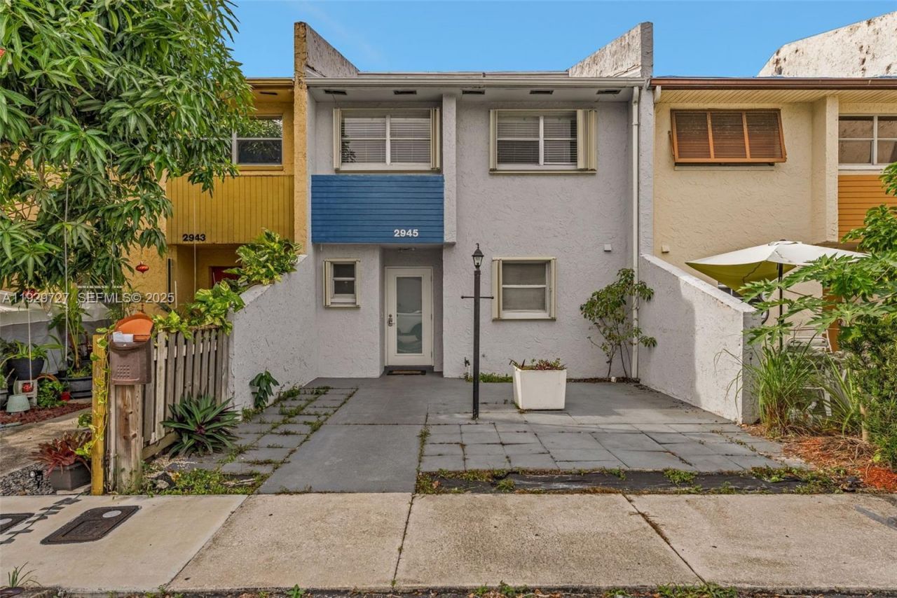 2945 NW 68th St, Fort Lauderdale, FL 33309 Photo