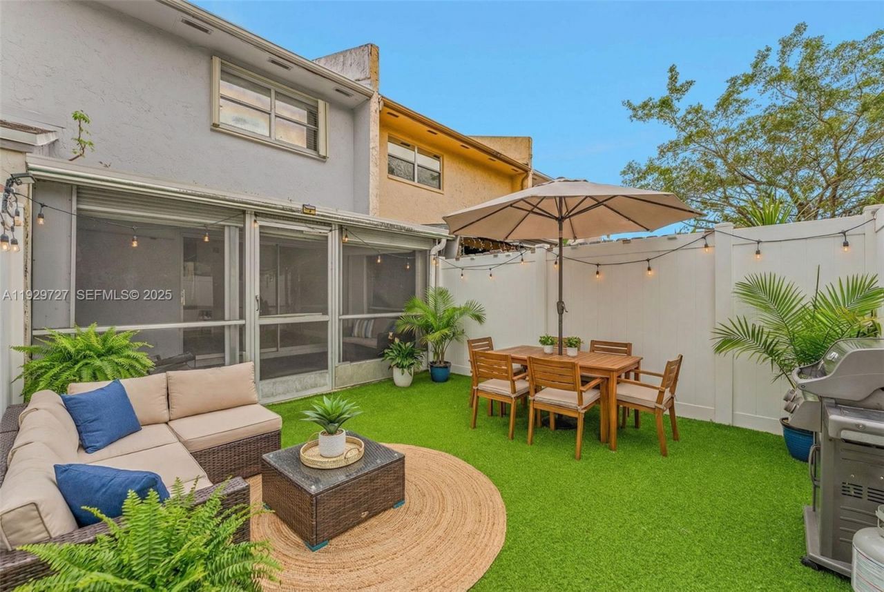 2945 NW 68th St, Fort Lauderdale, FL 33309 Photo