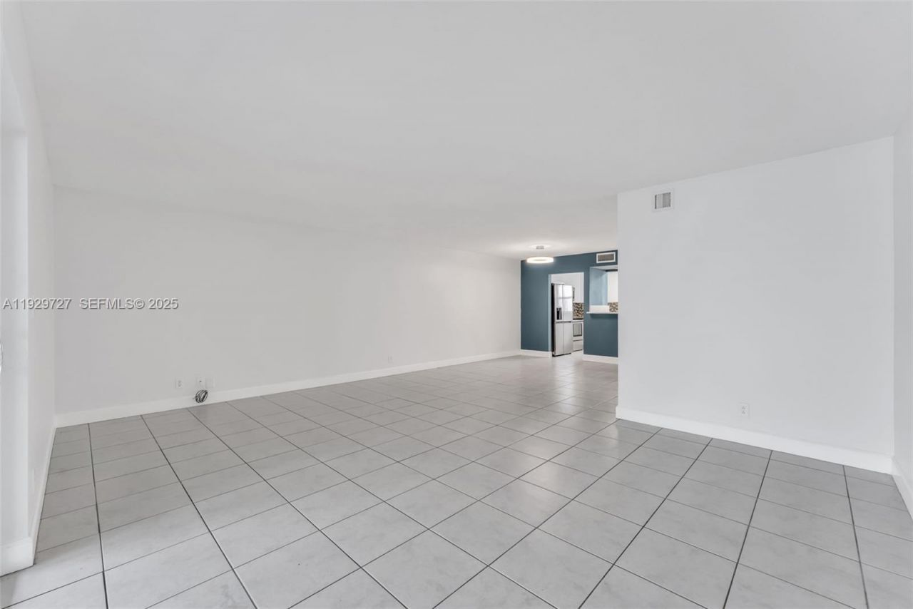 2945 NW 68th St, Fort Lauderdale, FL 33309 Photo