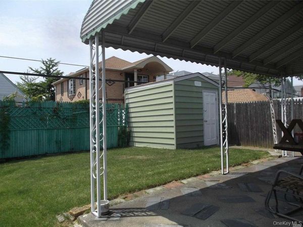 81-46 266 St, Glen Oaks, NY 11004