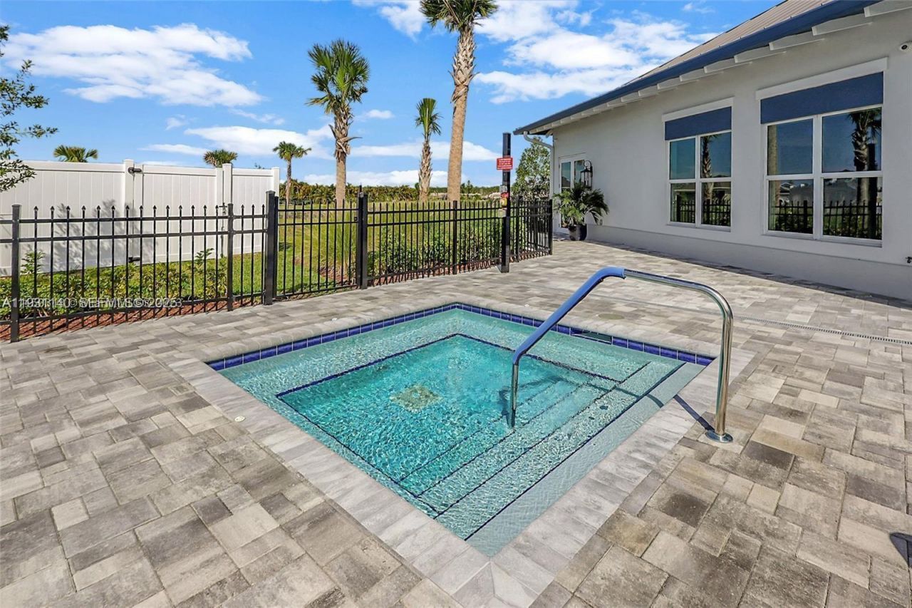 400 SE Mulberry Way , Unit 400, Port Saint Lucie, FL 34984 Photo