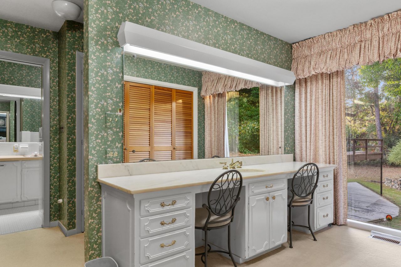 280 NW Livingston Terrace Photo 13