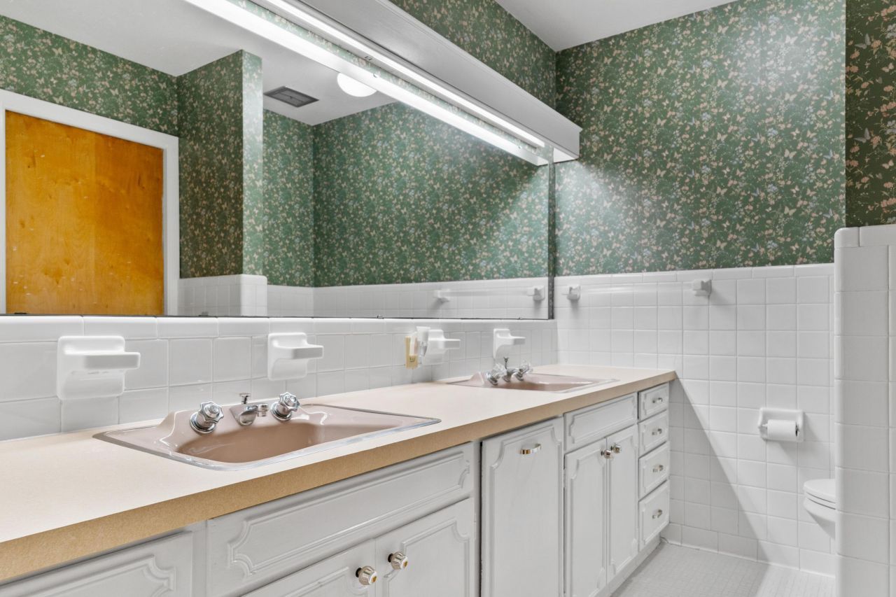 280 NW Livingston Terrace Photo 15