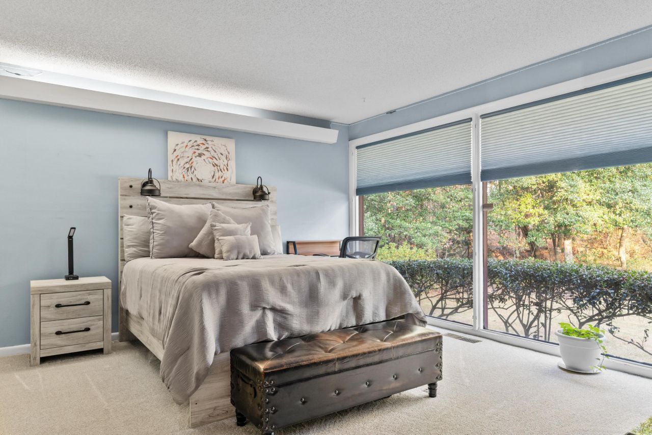 280 NW Livingston Terrace Photo 7