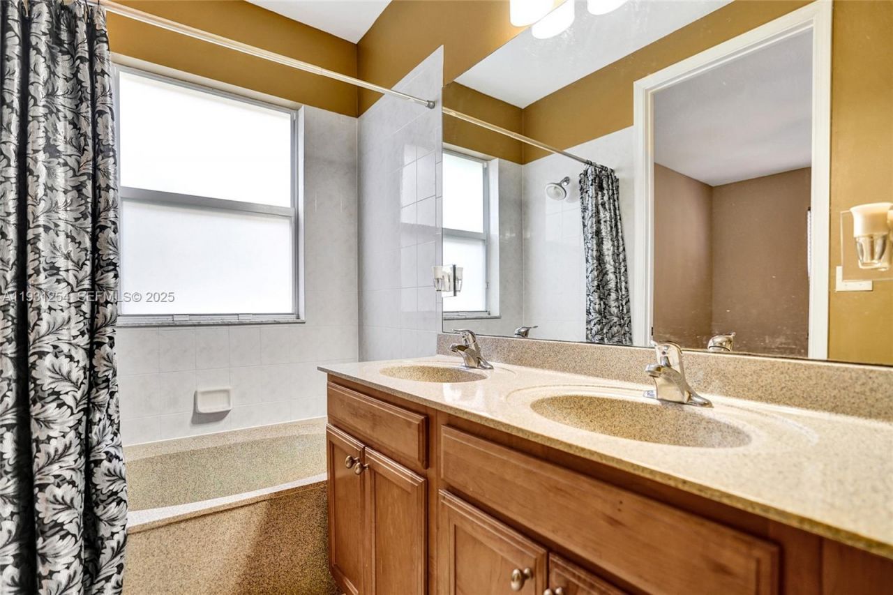 2057 SE Avon Park Dr, Port Saint Lucie, FL 34952 Photo