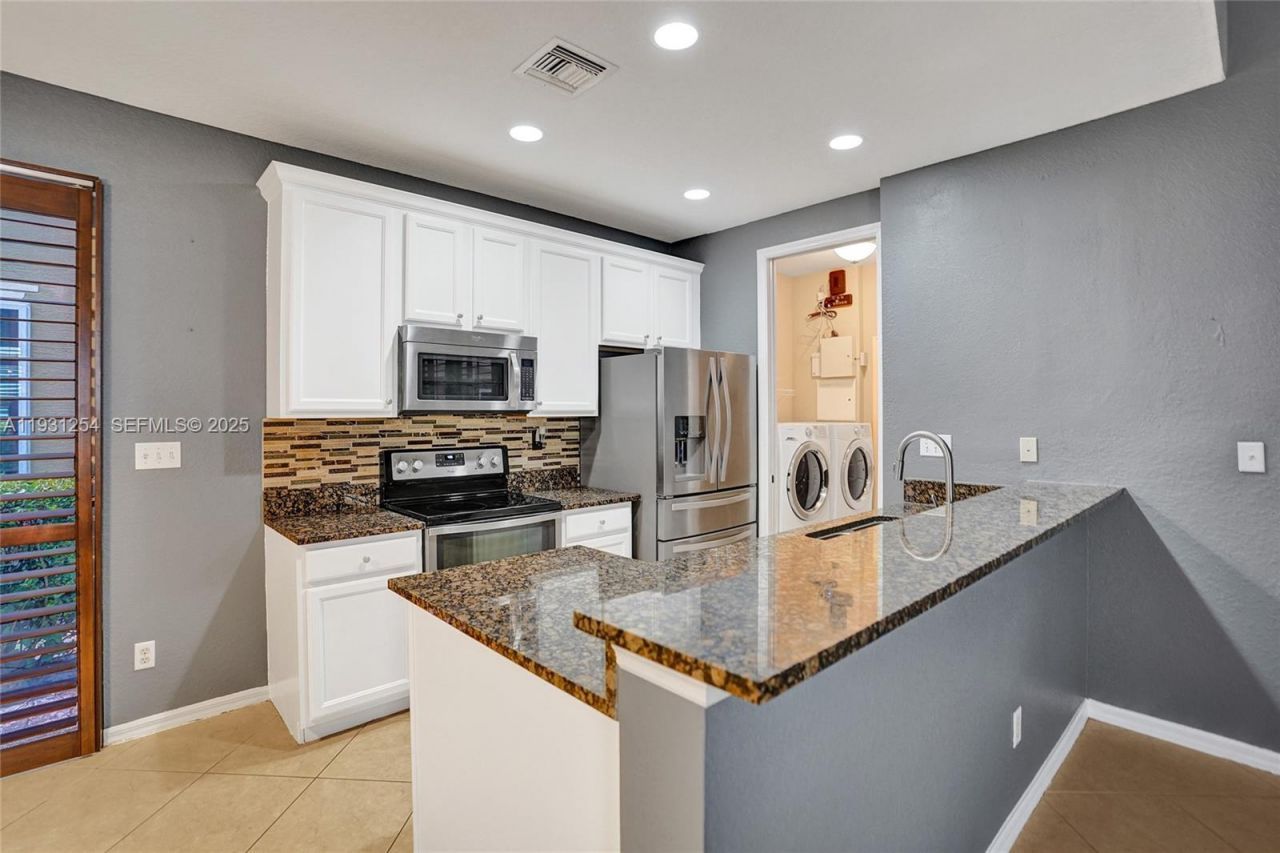 2057 SE Avon Park Dr, Port Saint Lucie, FL 34952 Photo