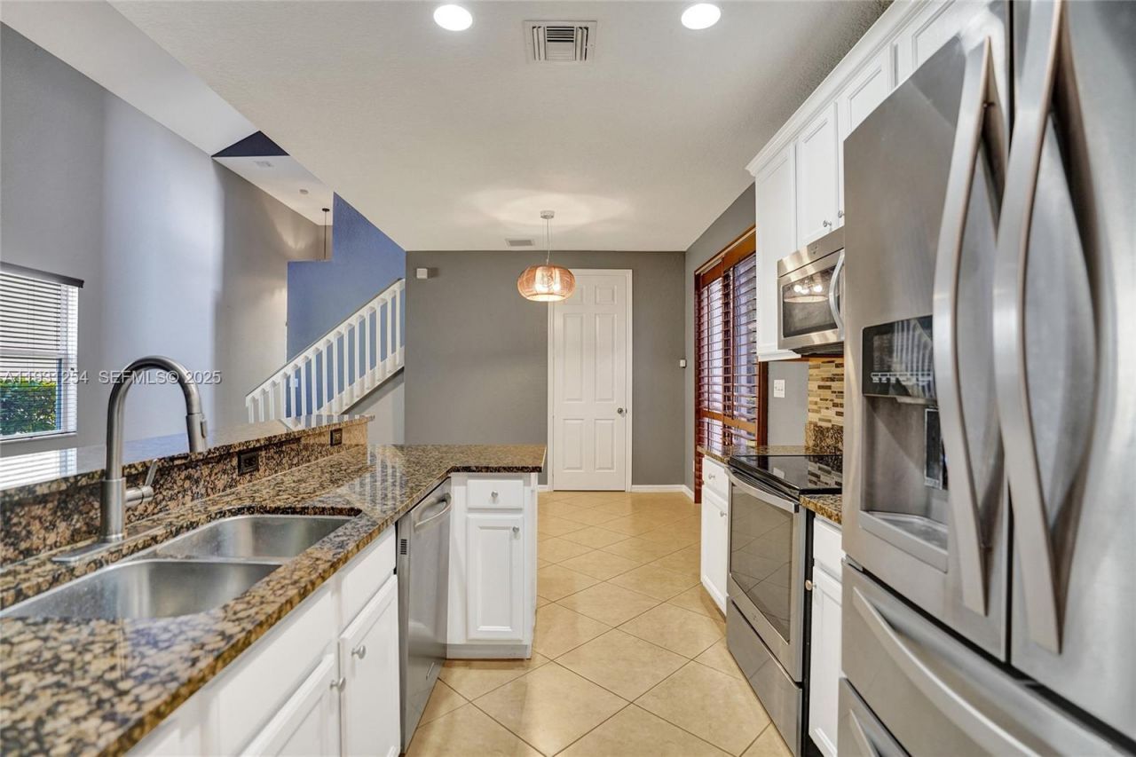 2057 SE Avon Park Dr, Port Saint Lucie, FL 34952 Photo