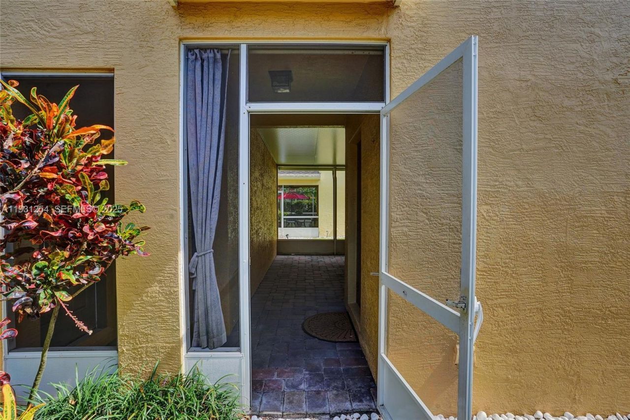 2057 SE Avon Park Dr, Port Saint Lucie, FL 34952 Photo