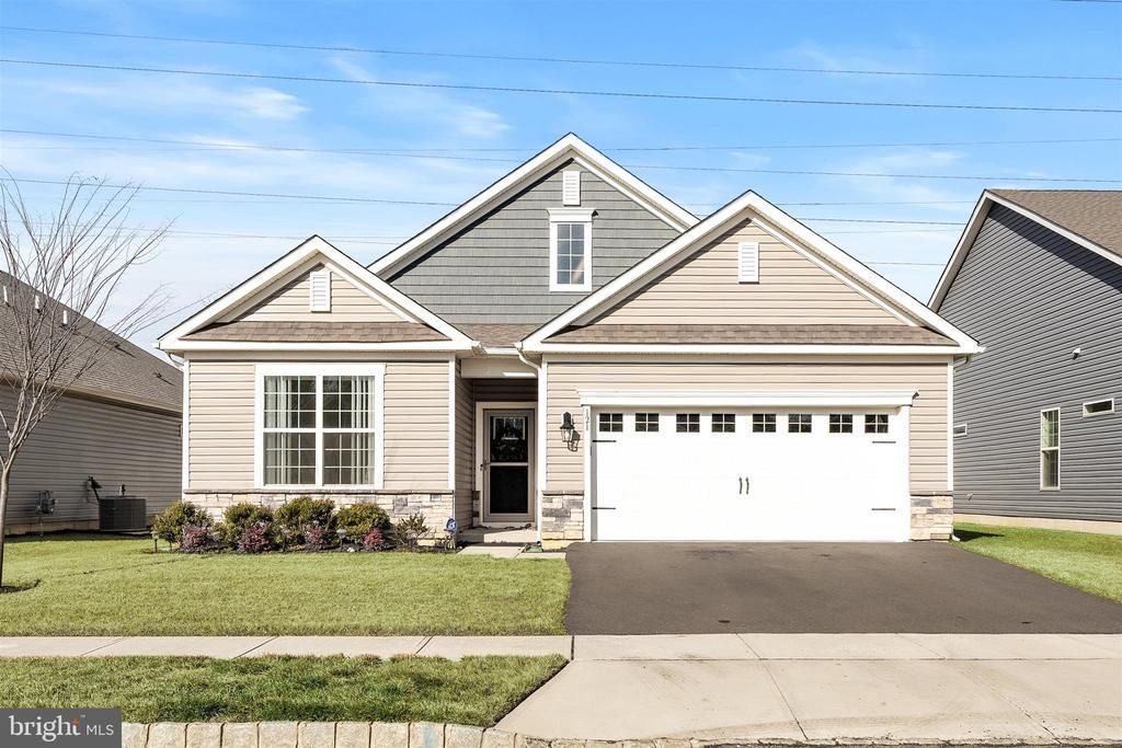 121 Congressional Court, Moorestown, NJ 08057 Main Photo