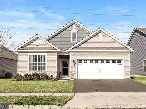 121 CONGRESSIONAL COURT, MOORESTOWN, NJ 08057