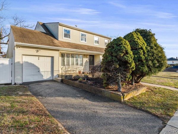25 Ford Drive W, Massapequa, NY 11758