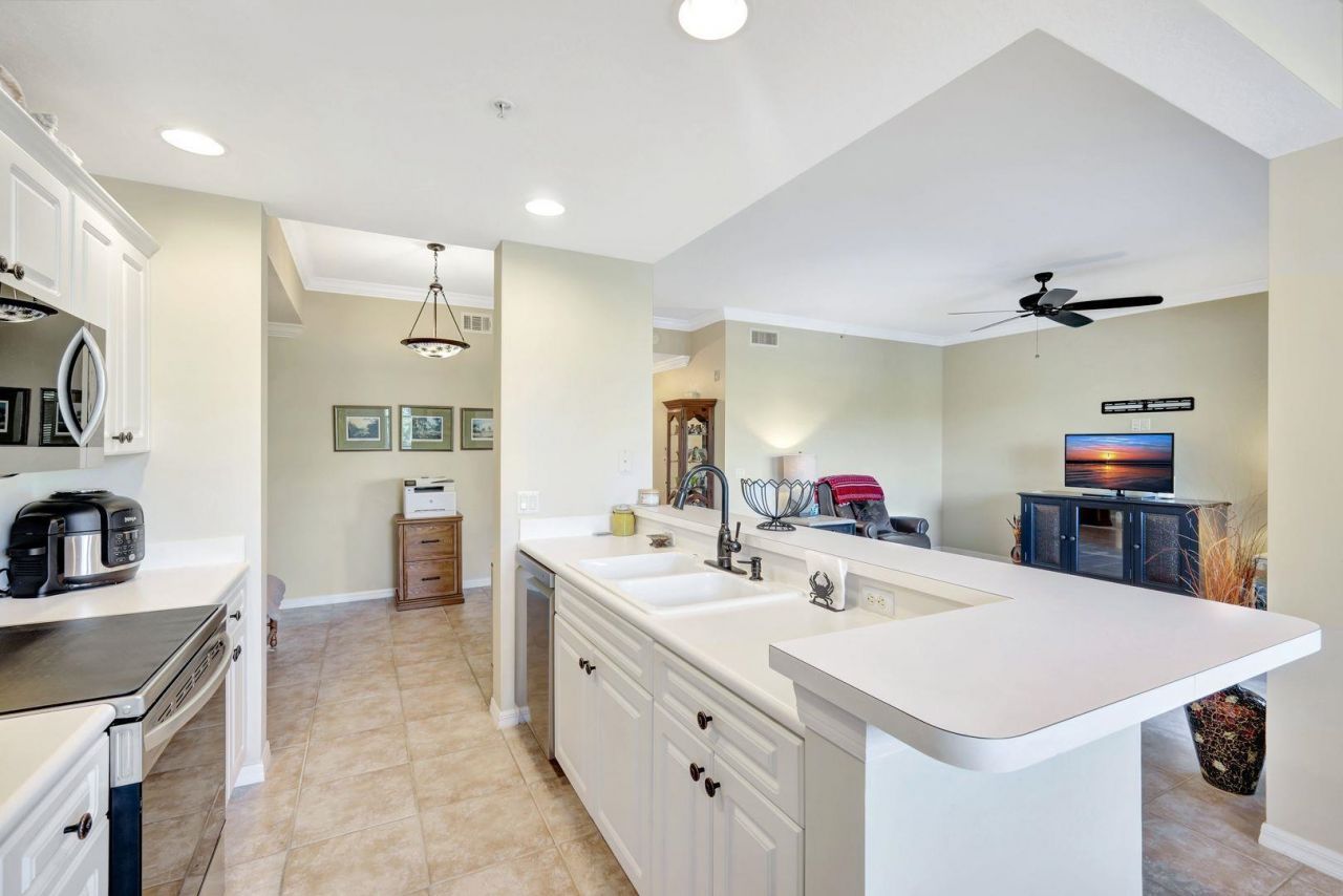 8310 Whiskey Preserve Cir, Unit 212, Fort Myers, FL 33919 Photo