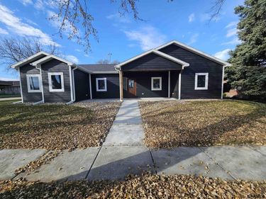 811 S Saunders Avenue, Sutton, NE 68979