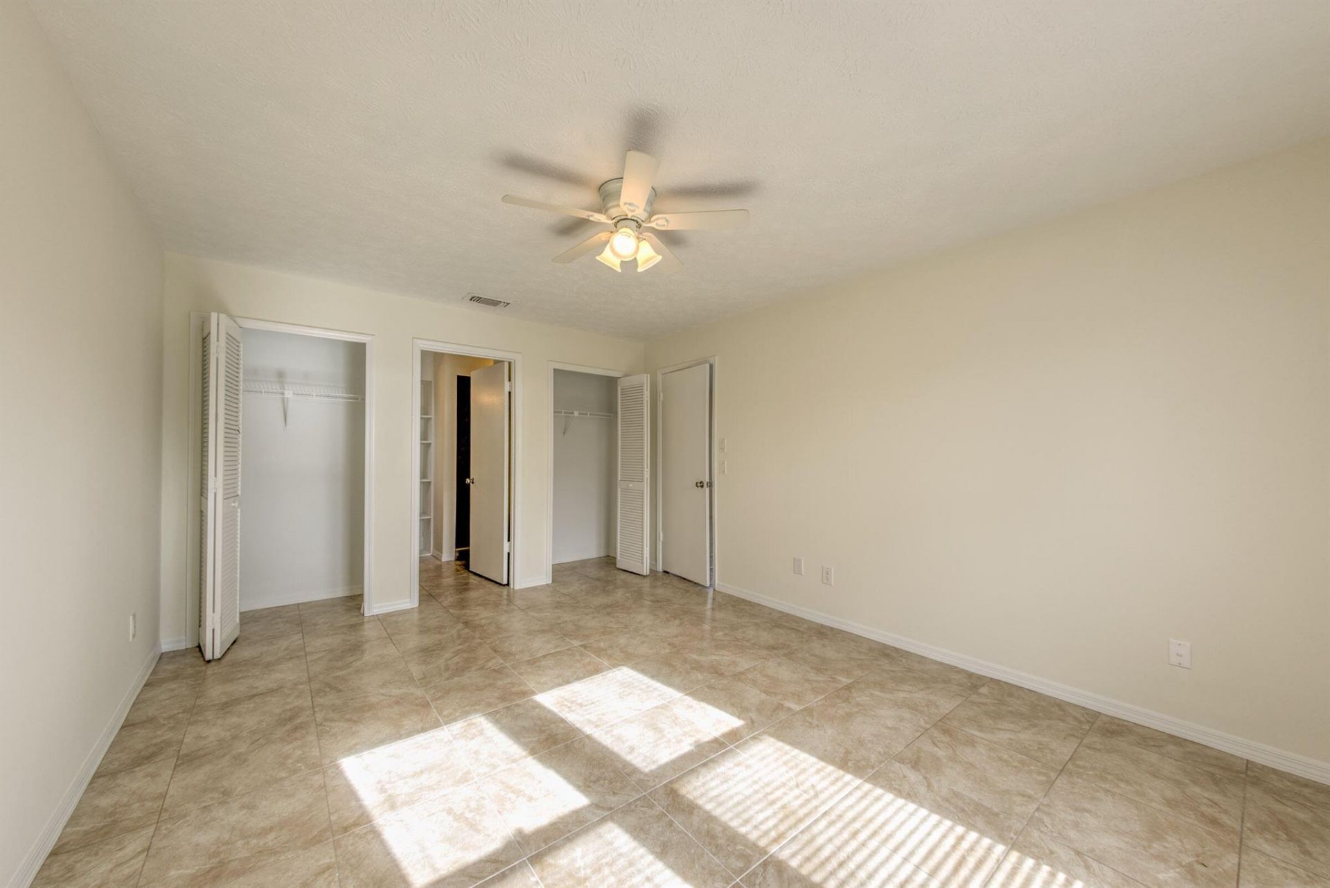554 NW Twylite Terrace, Port Saint Lucie, FL 34983 Photo