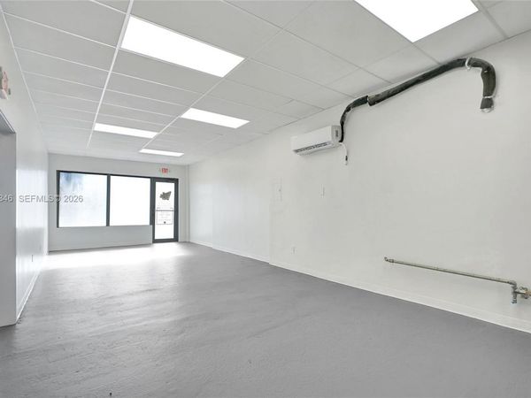 15330 W Dixie Hwy, North Miami Beach, FL 33162