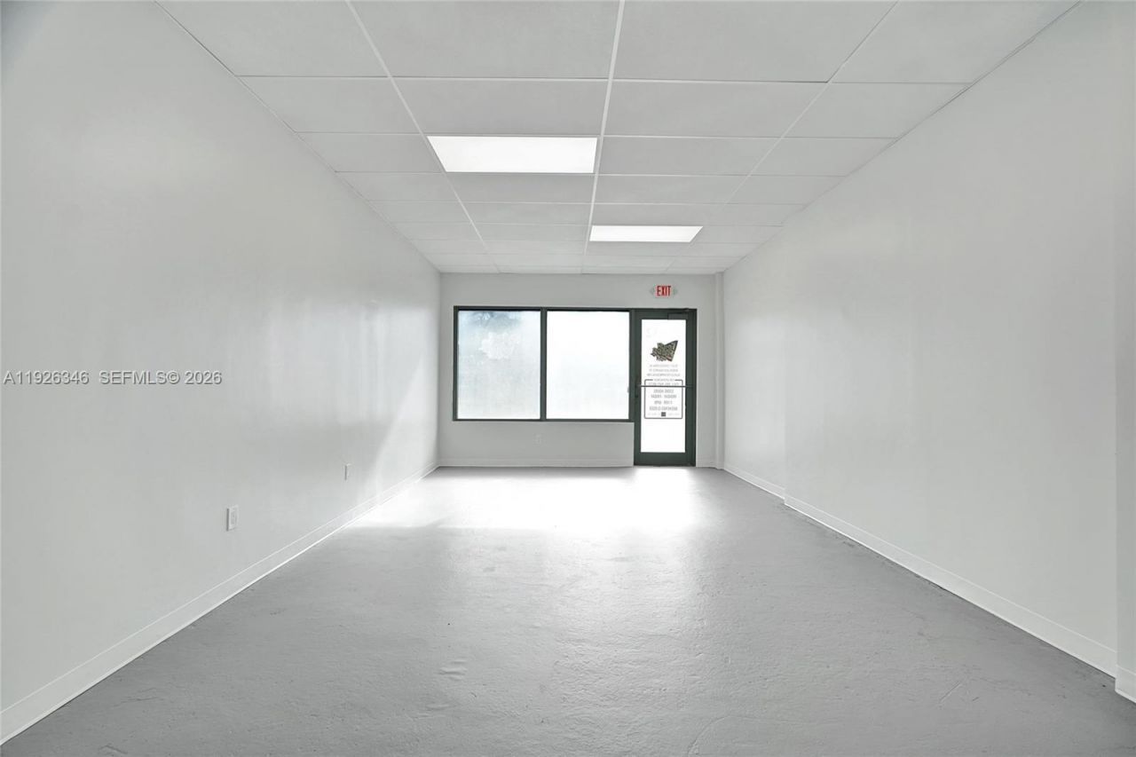 15330 W Dixie Hwy, North Miami Beach, FL 33162 Photo