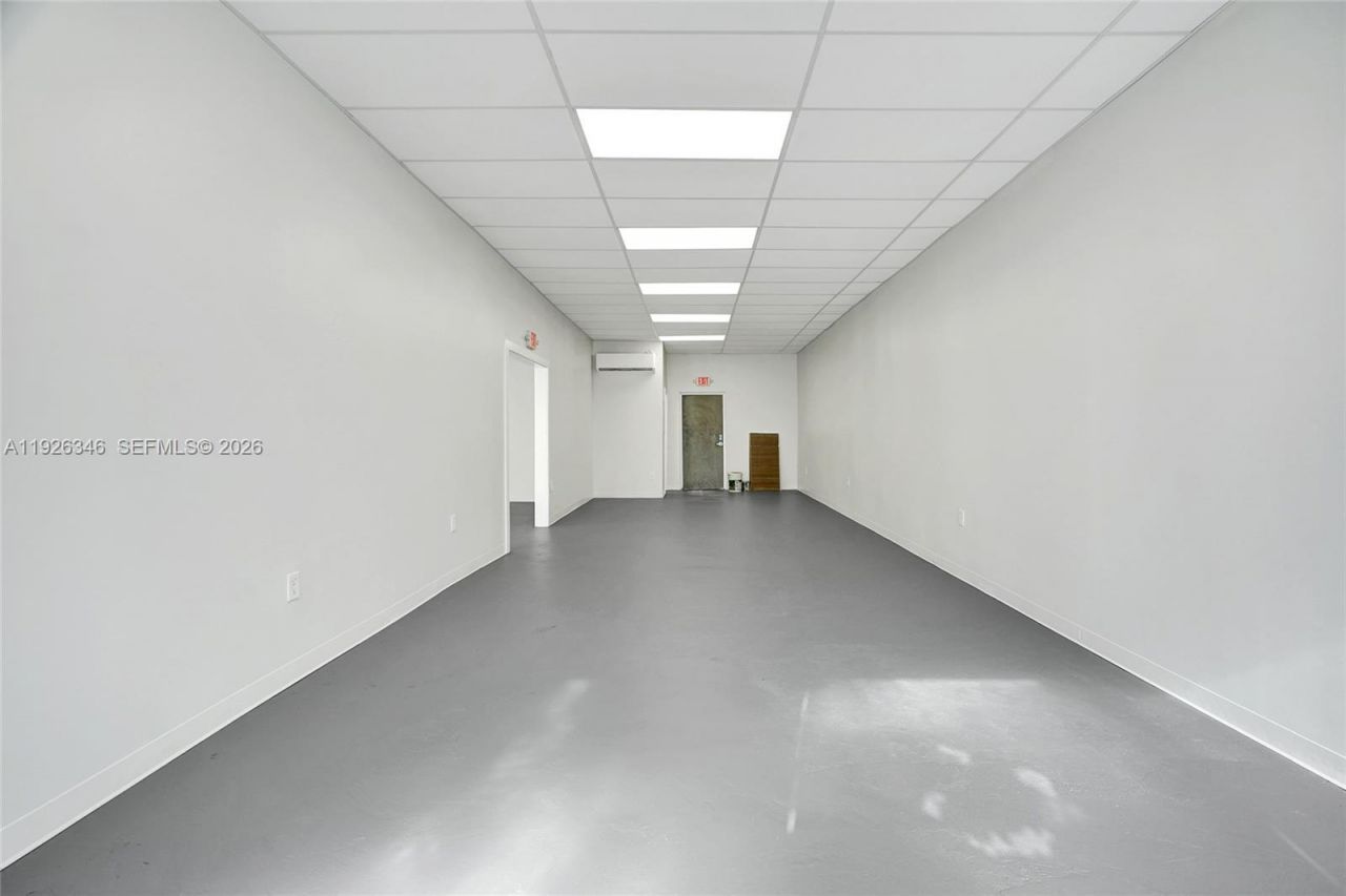 15330 W Dixie Hwy, North Miami Beach, FL 33162 Photo