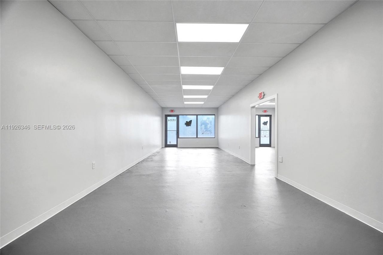 15330 W Dixie Hwy, North Miami Beach, FL 33162 Photo