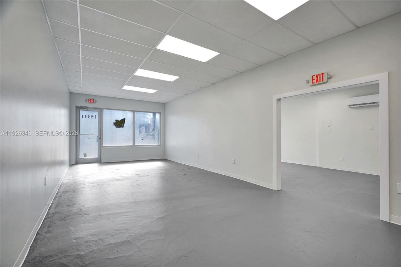 15330 W Dixie Hwy, North Miami Beach, FL 33162 Photo