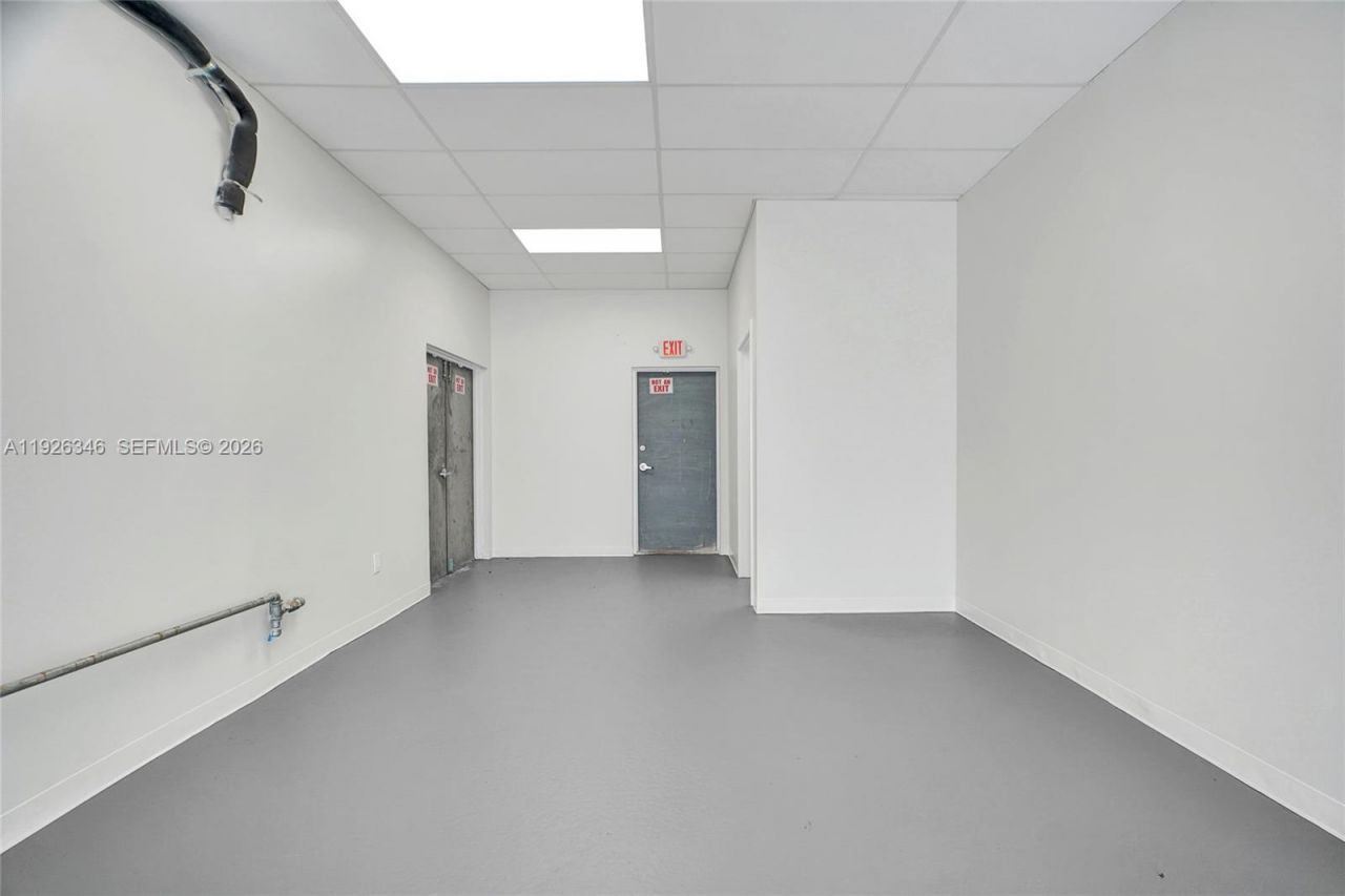 15330 W Dixie Hwy, North Miami Beach, FL 33162 Photo