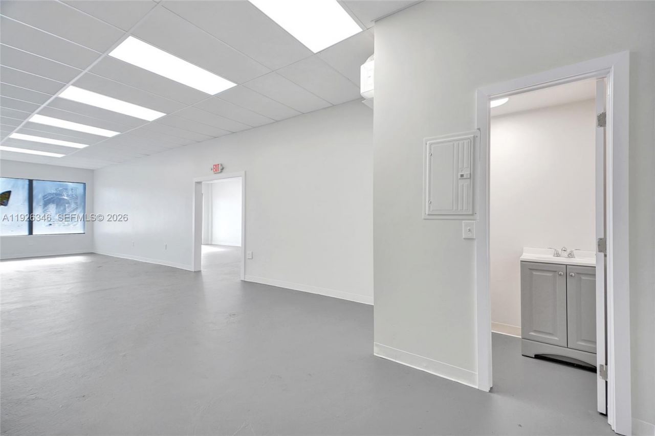 15330 W Dixie Hwy, North Miami Beach, FL 33162 Photo