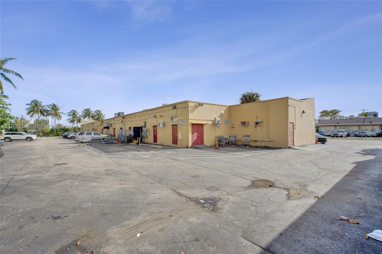 15330 W Dixie Hwy, North Miami Beach, FL 33162 Photo