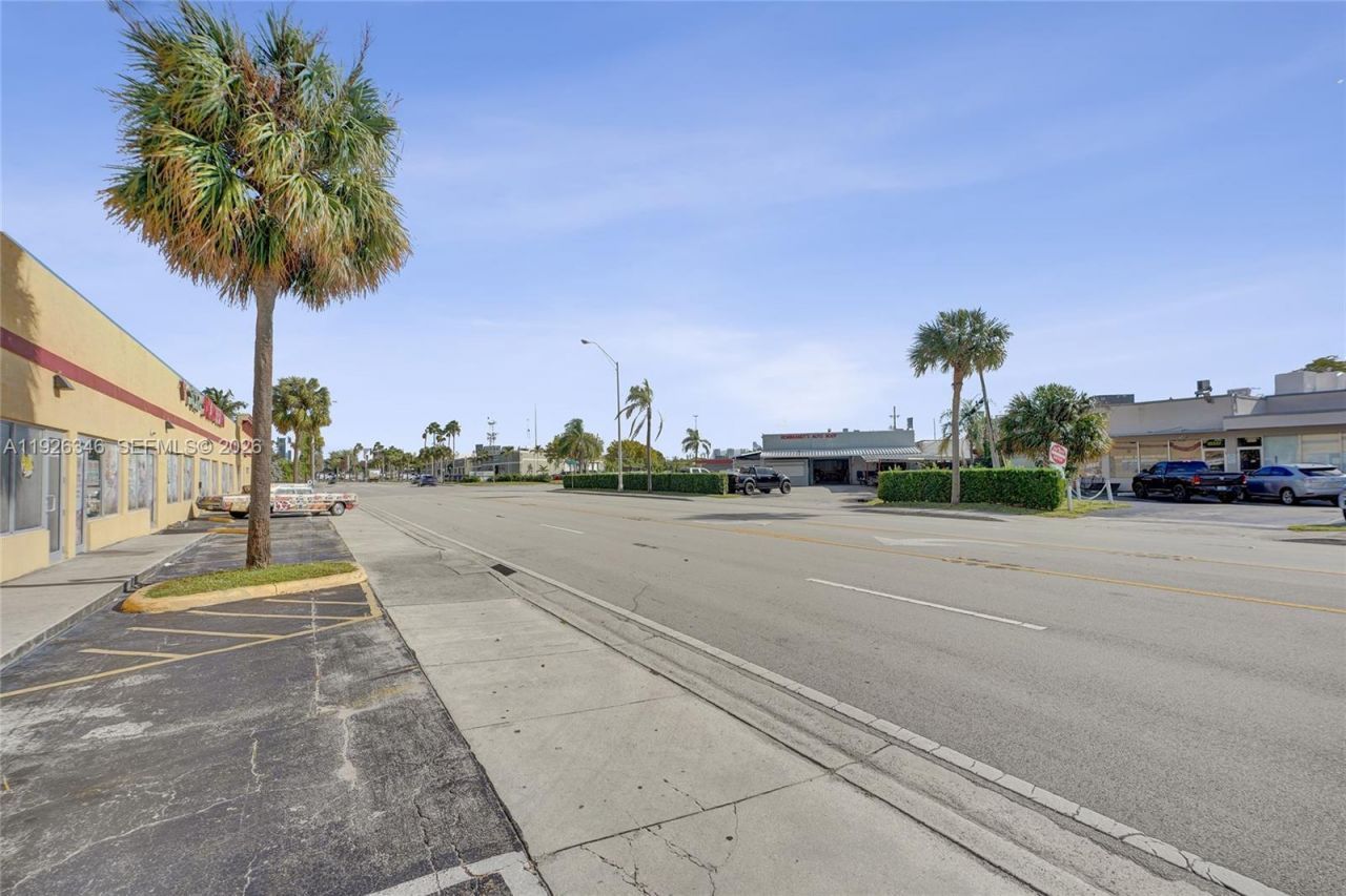 15330 W Dixie Hwy, North Miami Beach, FL 33162 Photo