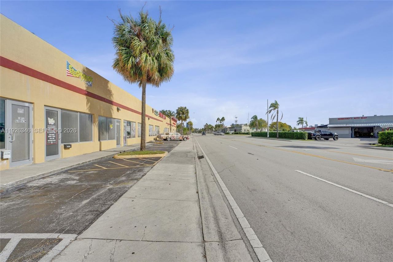15330 W Dixie Hwy, North Miami Beach, FL 33162 Photo