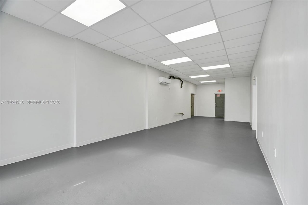 15330 W Dixie Hwy, North Miami Beach, FL 33162 Photo