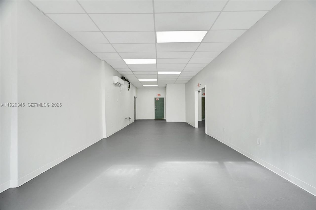 15330 W Dixie Hwy, North Miami Beach, FL 33162 Photo