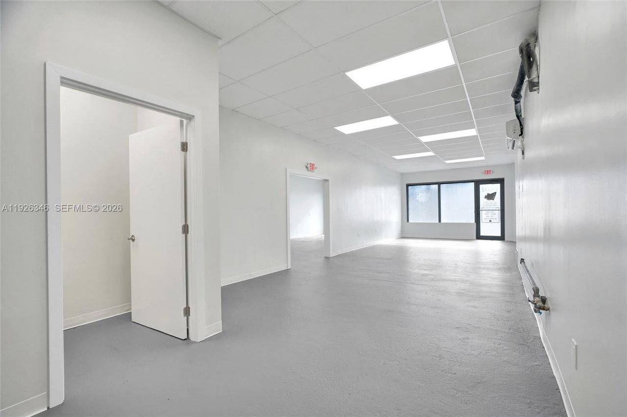 15330 W Dixie Hwy, North Miami Beach, FL 33162 Photo