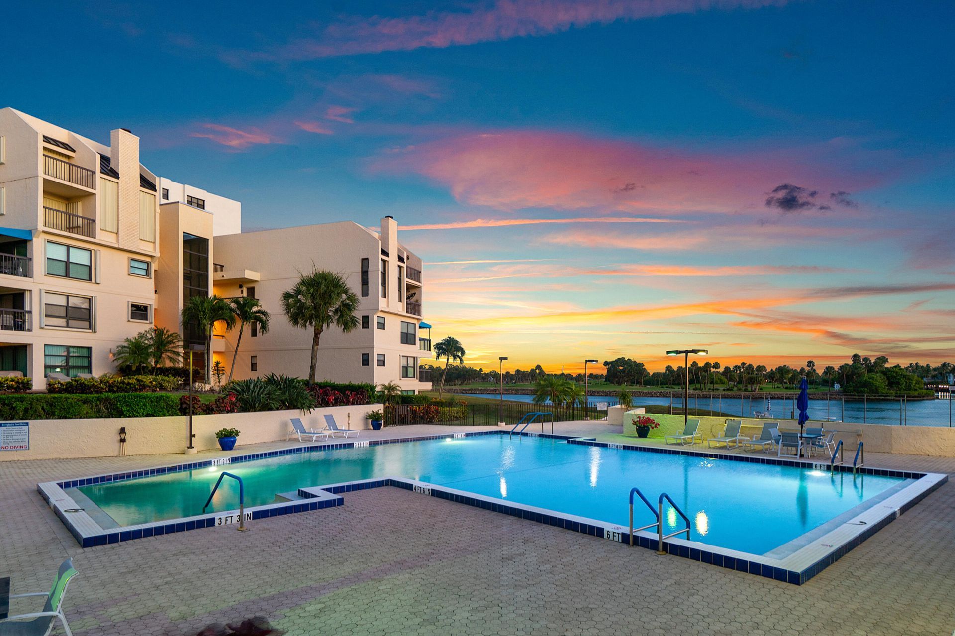 374 Golfview Road, Unit 205, North Palm Beach, FL 33408 Photo