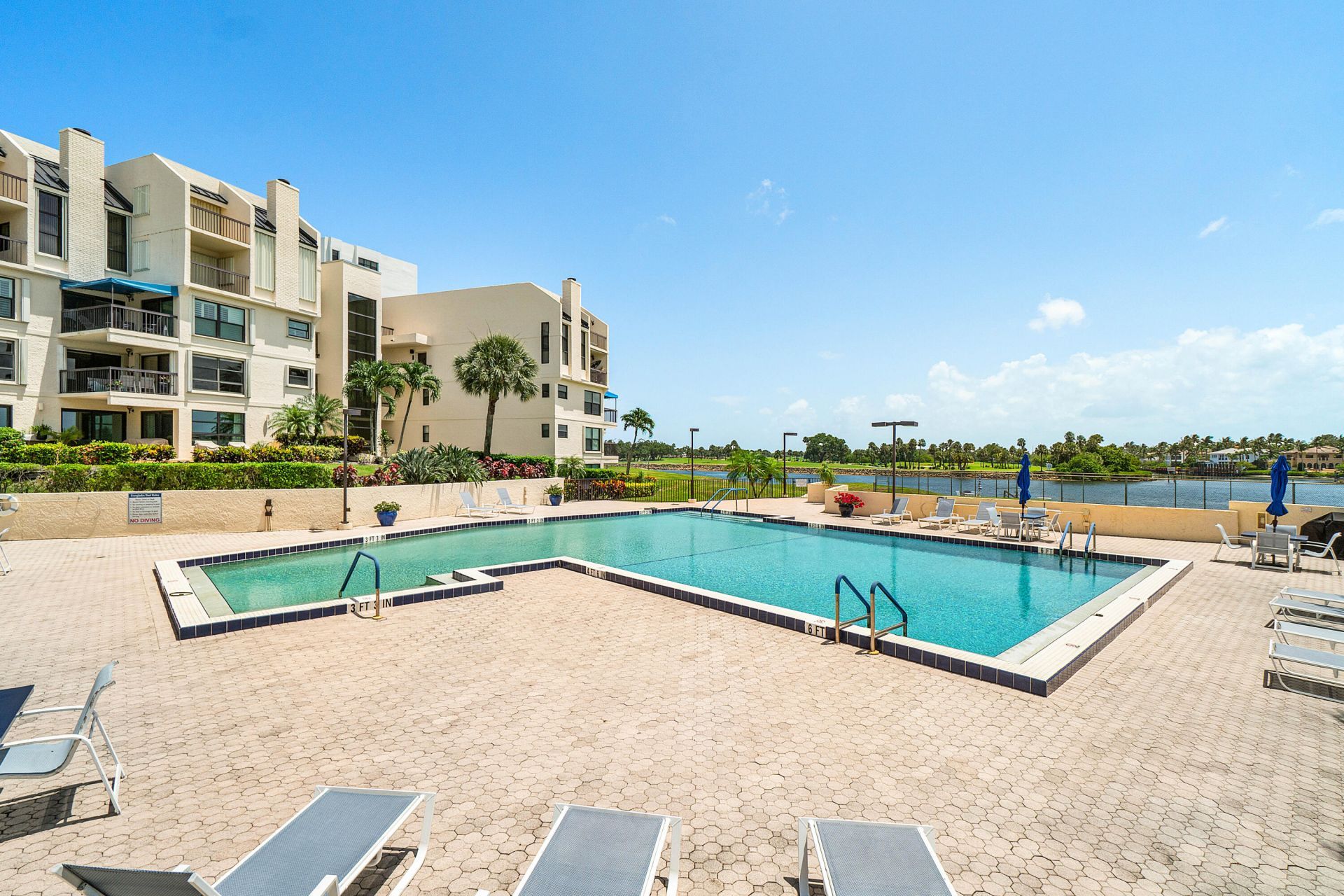 374 Golfview Road, Unit 205, North Palm Beach, FL 33408 Photo