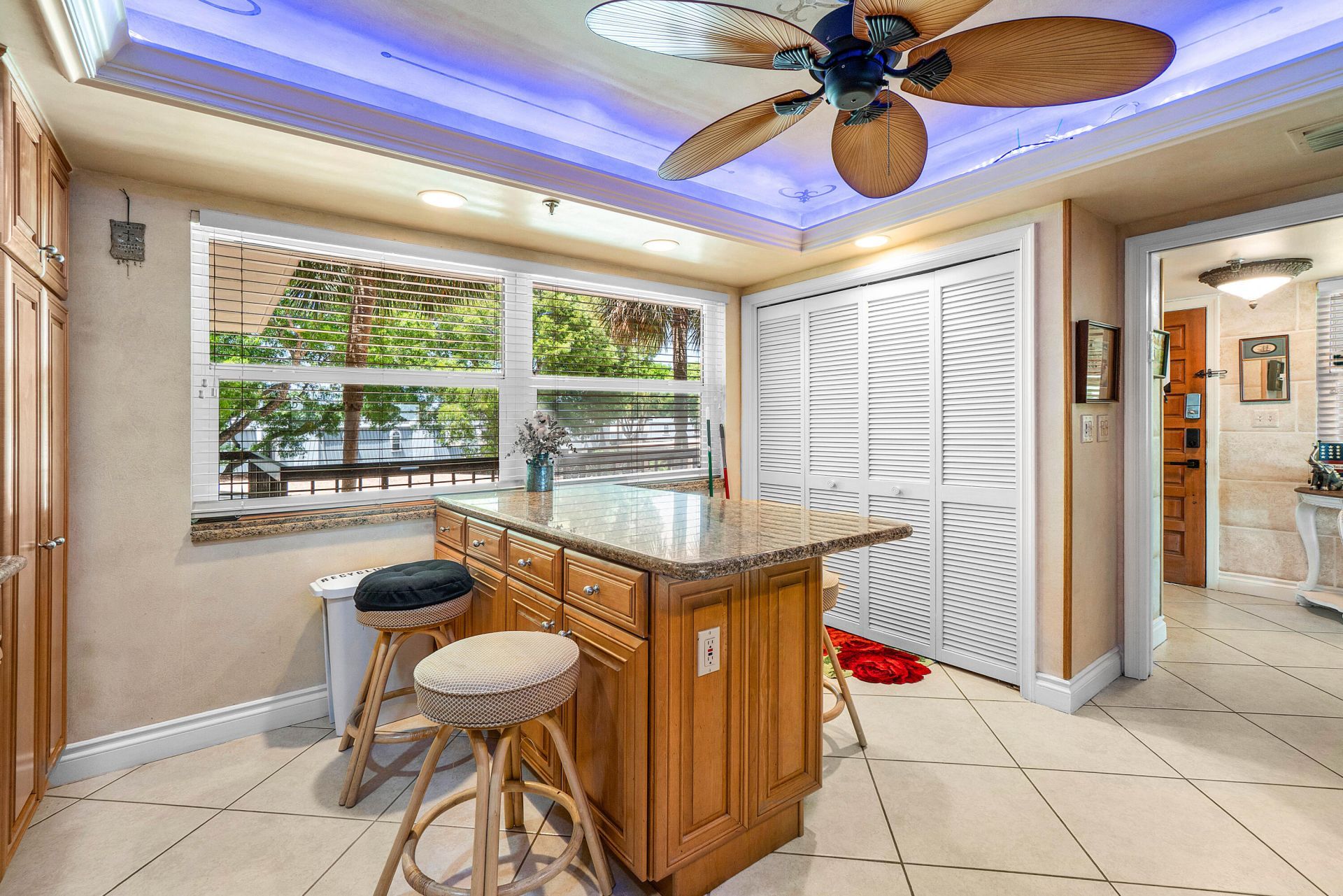 374 Golfview Road, Unit 205, North Palm Beach, FL 33408 Photo