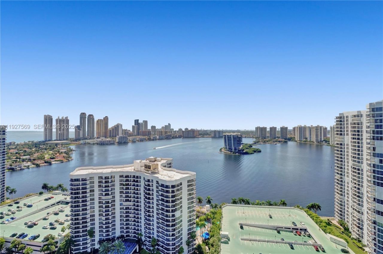 3600 Mystic Pointe Dr, Unit 311, Aventura, FL 33180 Photo