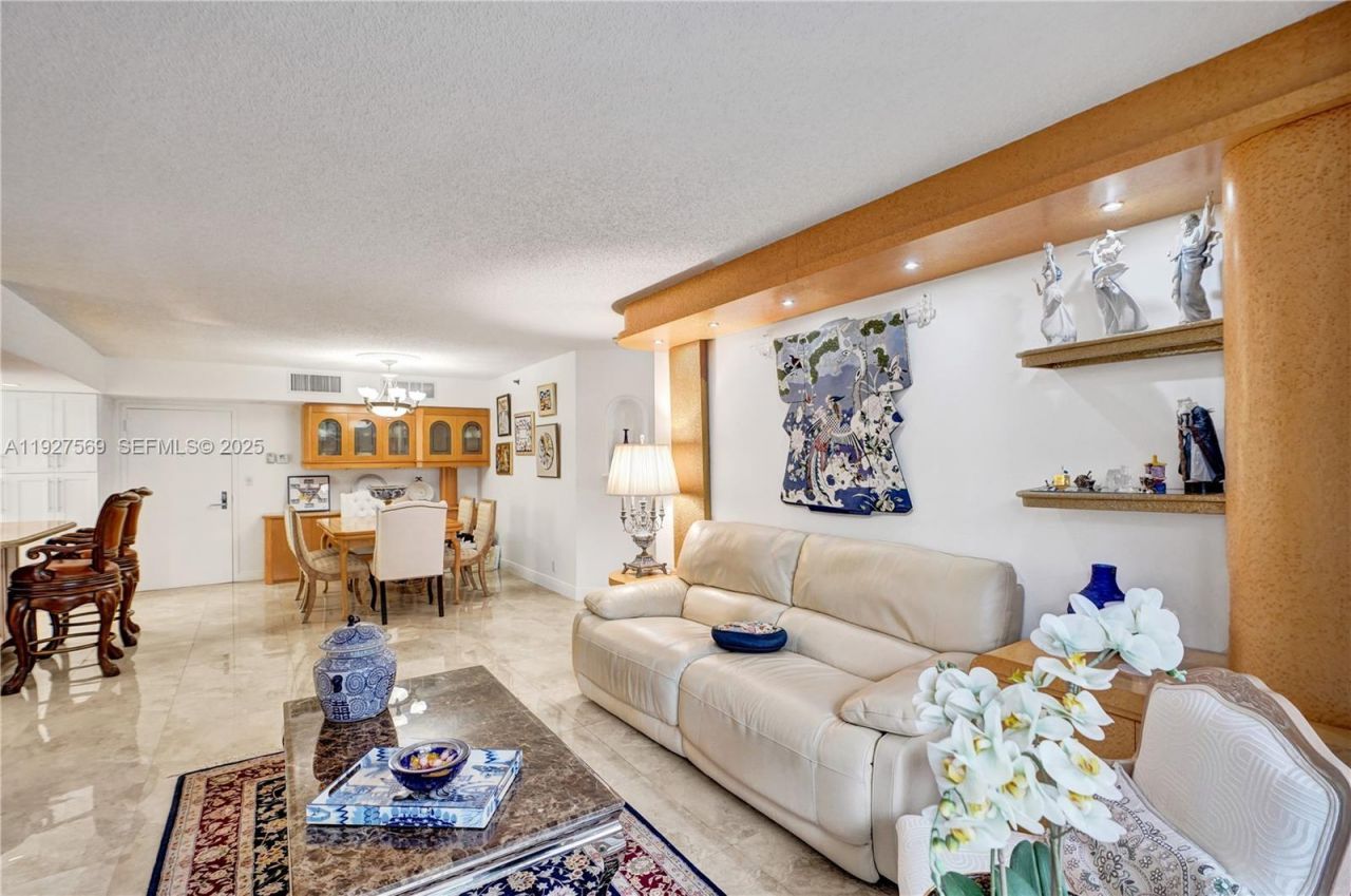 3600 Mystic Pointe Dr, Unit 311, Aventura, FL 33180 Photo