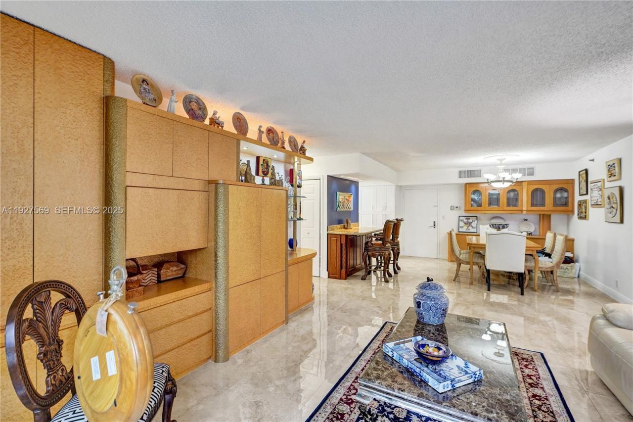 3600 Mystic Pointe Dr, Unit 311, Aventura, FL 33180 Photo