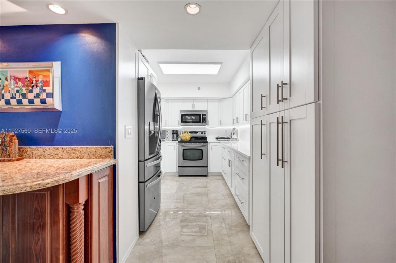 3600 Mystic Pointe Dr, Unit 311, Aventura, FL 33180 Photo