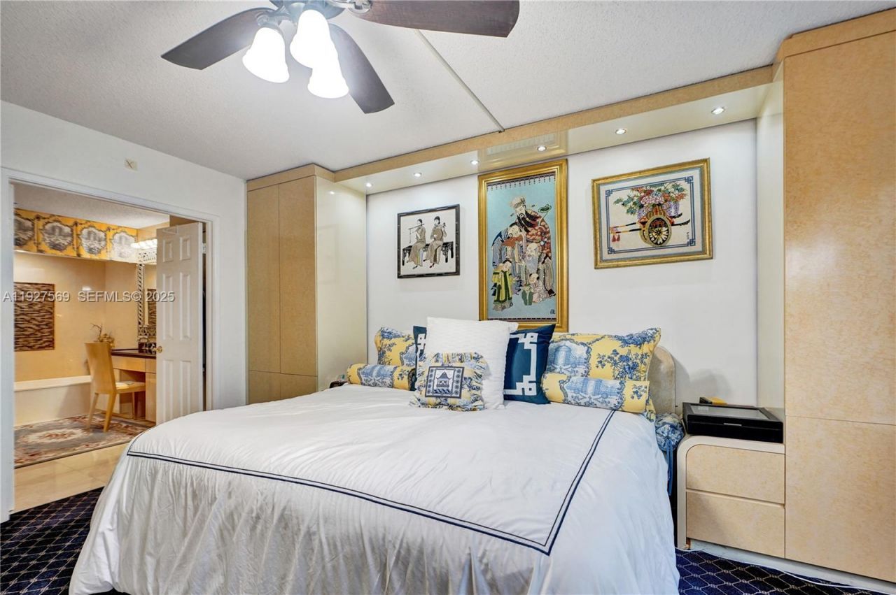 3600 Mystic Pointe Dr, Unit 311, Aventura, FL 33180 Photo