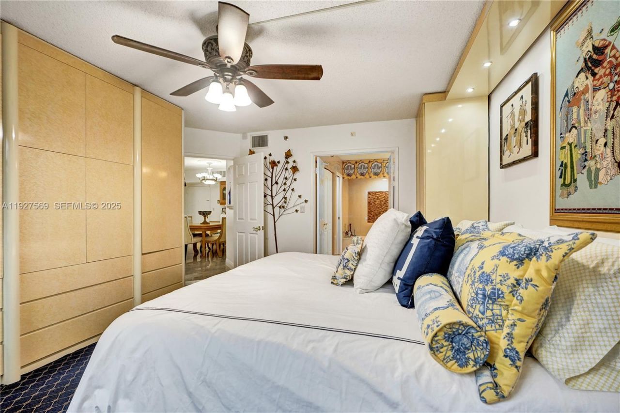 3600 Mystic Pointe Dr, Unit 311, Aventura, FL 33180 Photo