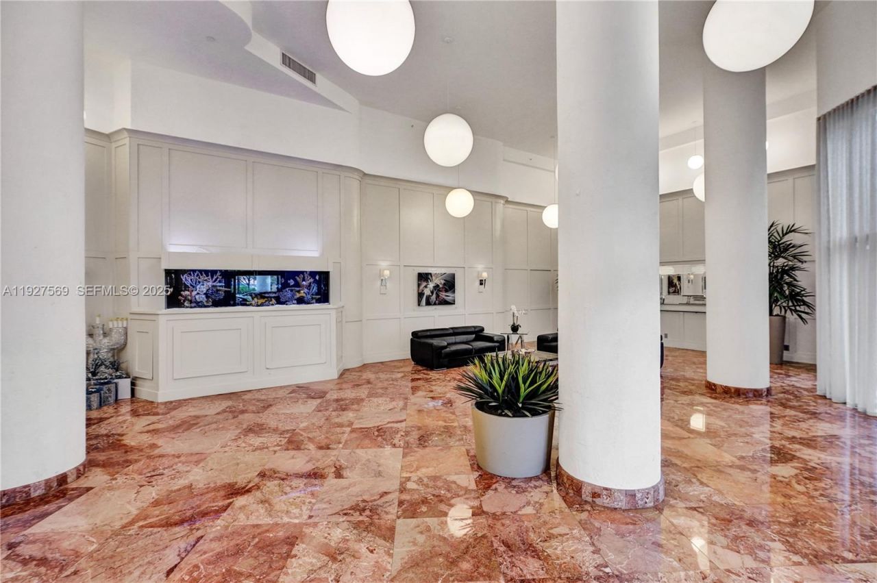 3600 Mystic Pointe Dr, Unit 311, Aventura, FL 33180 Photo